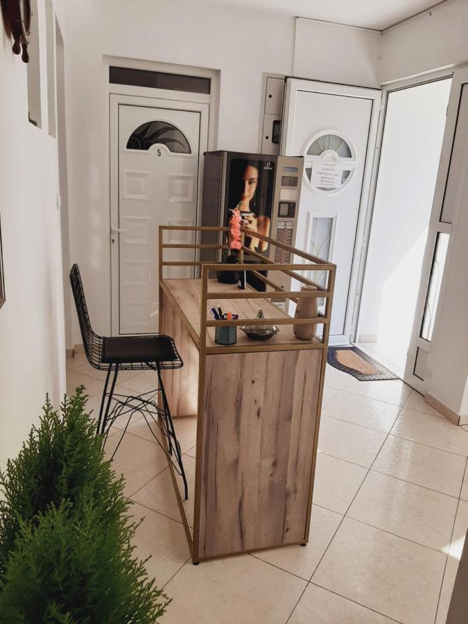 Villa Alba Apartments Добра-Вода Экстерьер фото